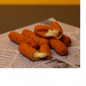 Mozzarella Sticks (6) & Dip